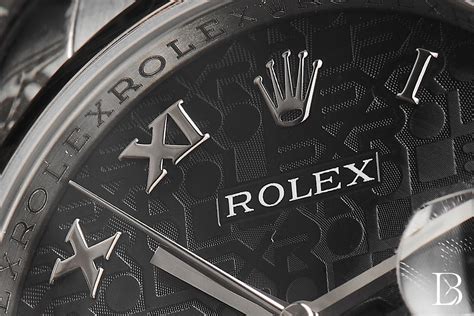 rolex rehaut vs engraved.